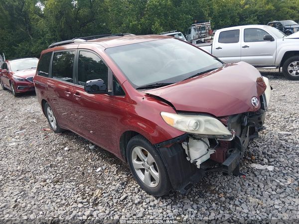 2014 TOYOTA SIENNA LE V6 8 PASSENGER