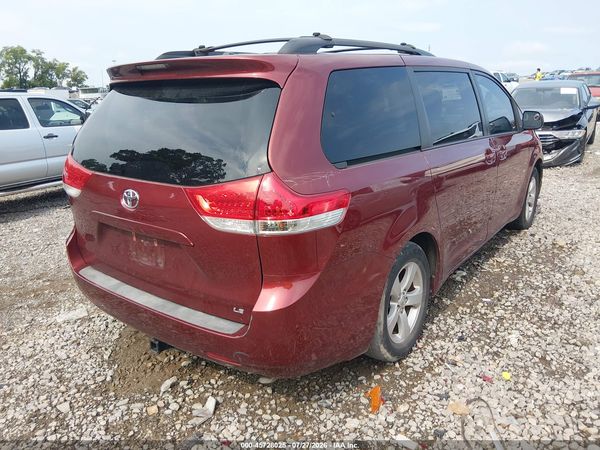 2014 TOYOTA SIENNA LE V6 8 PASSENGER