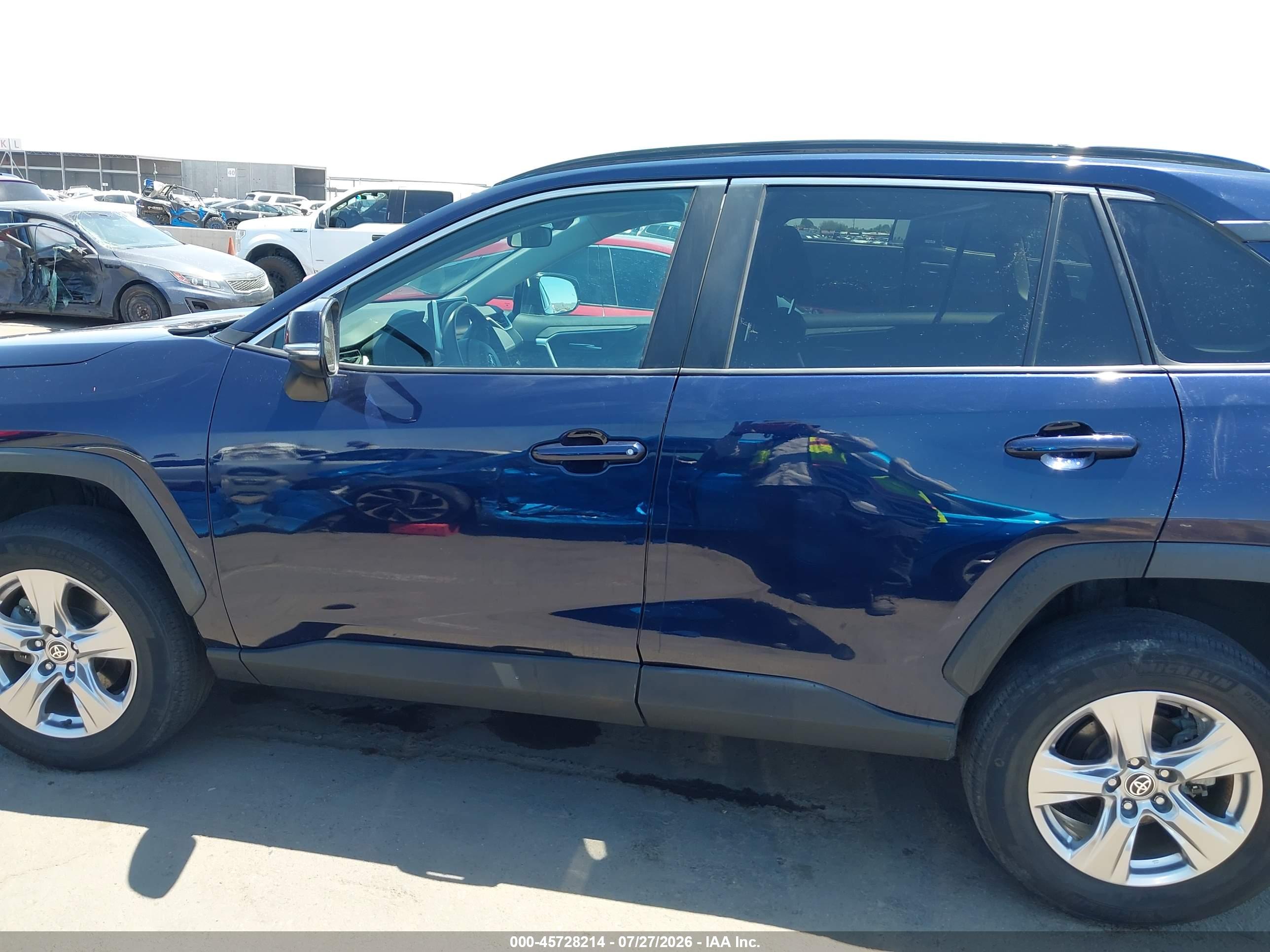 2023 TOYOTA RAV4 XLE
