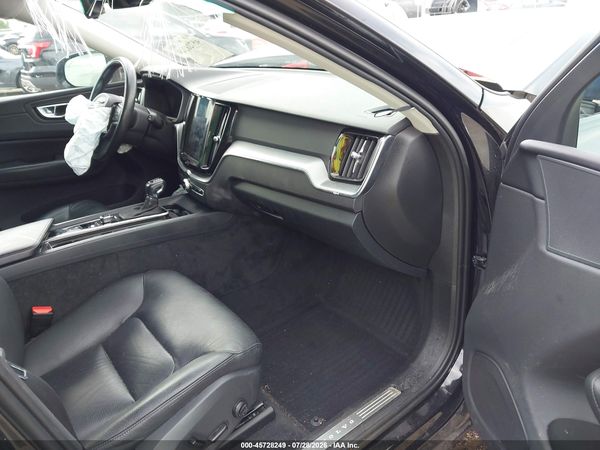 2018 VOLVO XC60 T6 MOMENTUM