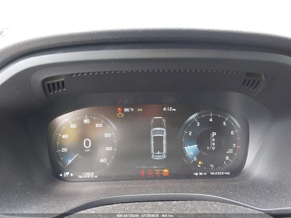 2018 VOLVO XC60 T6 MOMENTUM