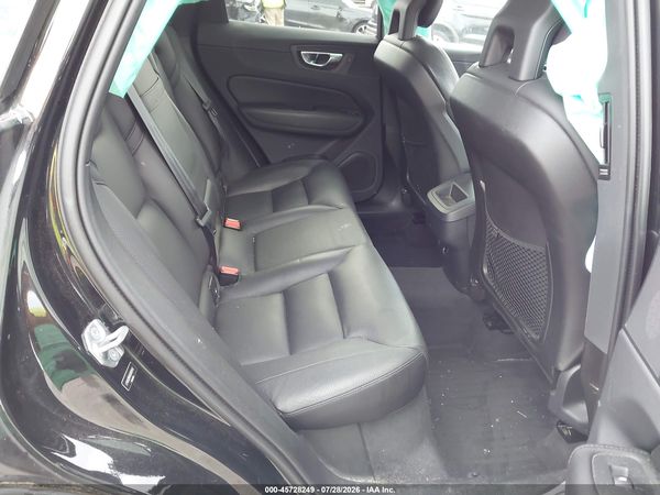 2018 VOLVO XC60 T6 MOMENTUM