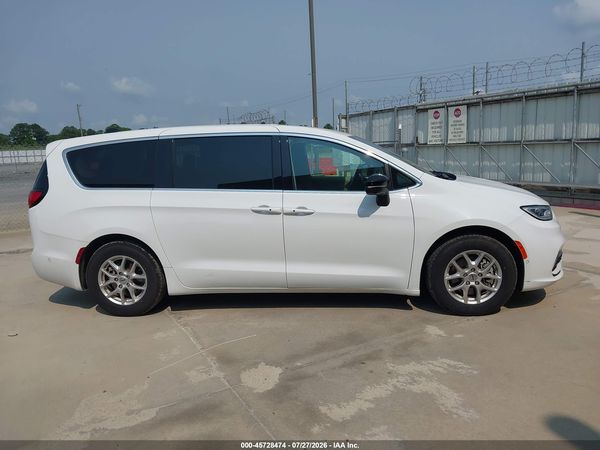 2024 CHRYSLER PACIFICA TOURING L — I116