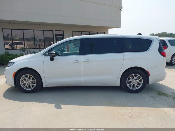2024 CHRYSLER PACIFICA TOURING L — I117