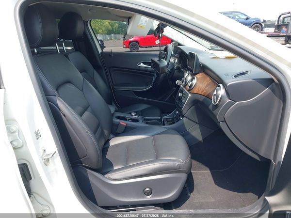 2015 MERCEDES-BENZ GLA 250 4MATIC