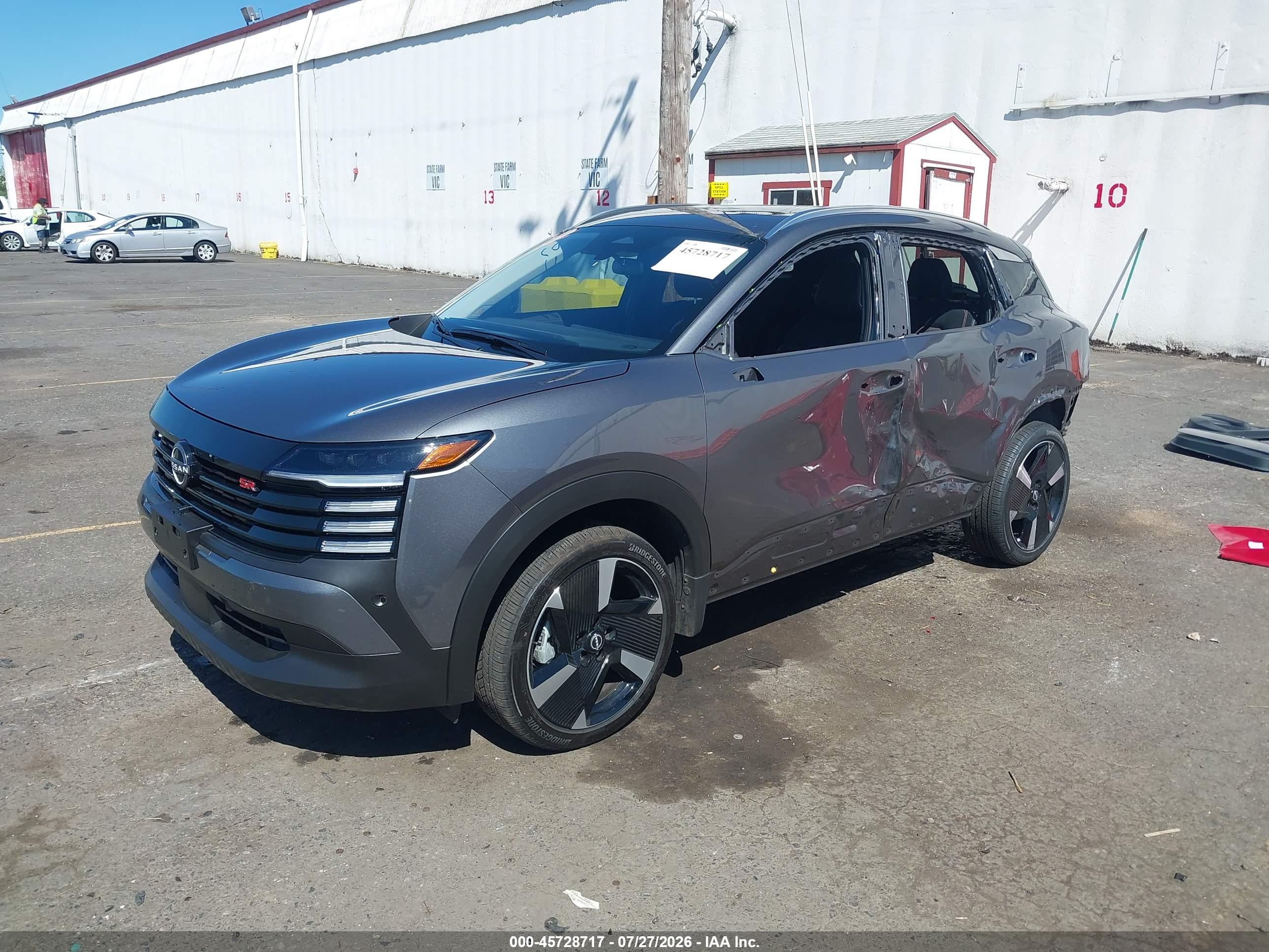 2025 NISSAN KICKS SR INTELLIGENT AWD — I2