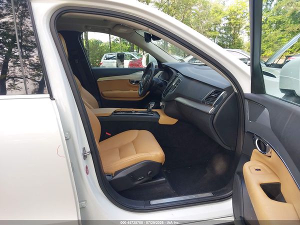 2016 VOLVO XC90 T6 MOMENTUM