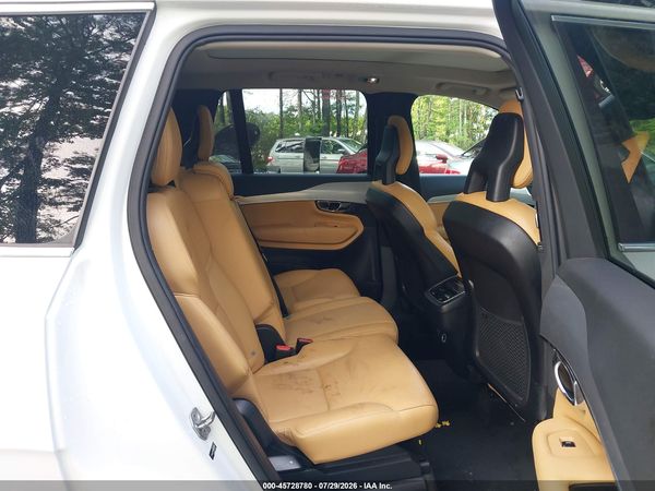2016 VOLVO XC90 T6 MOMENTUM