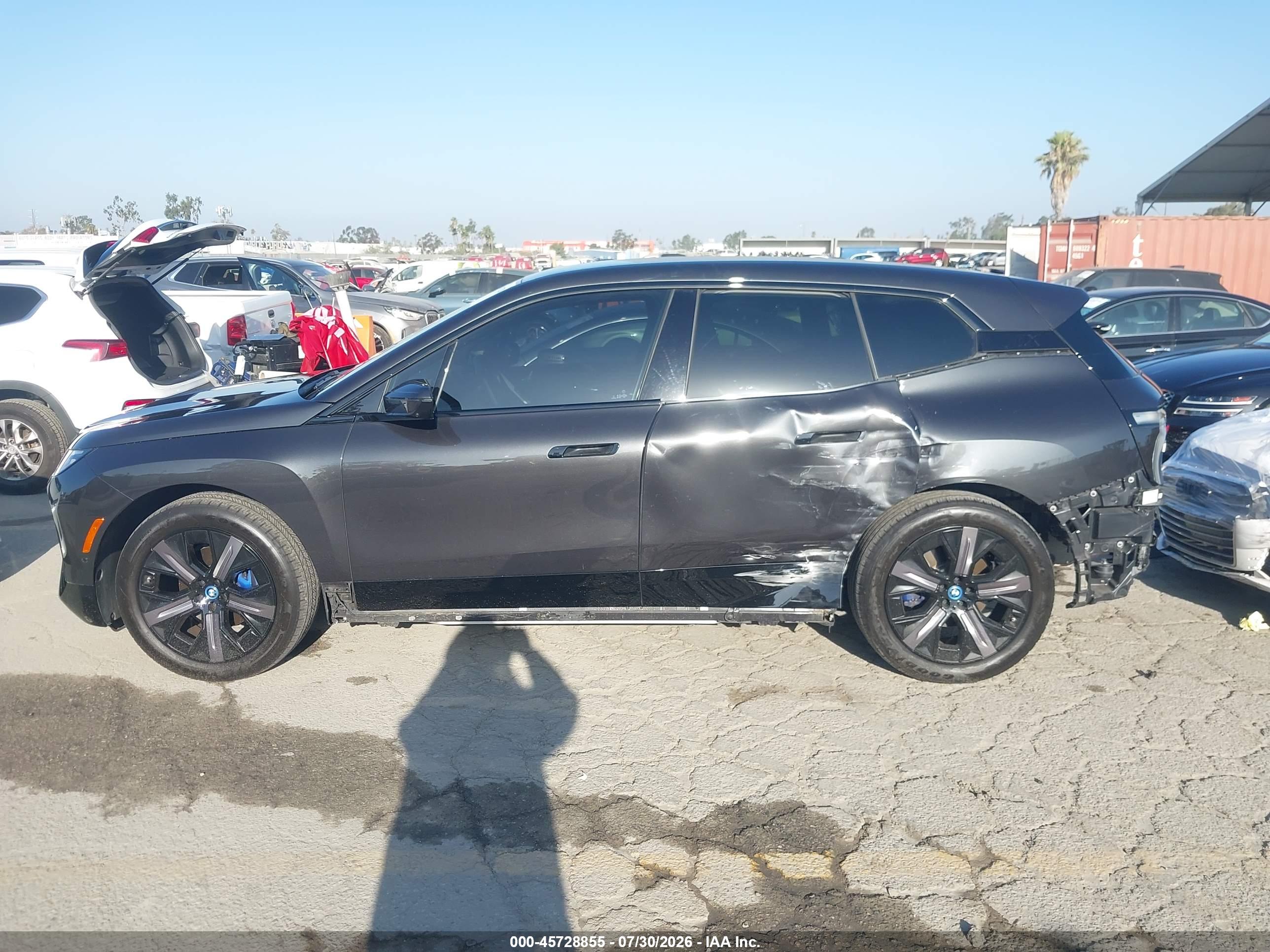 2025 BMW IX XDRIVE50