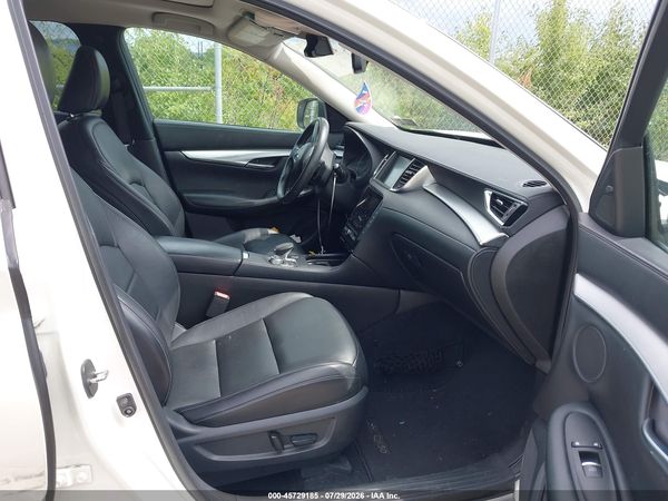 2019 INFINITI QX50 LUXE