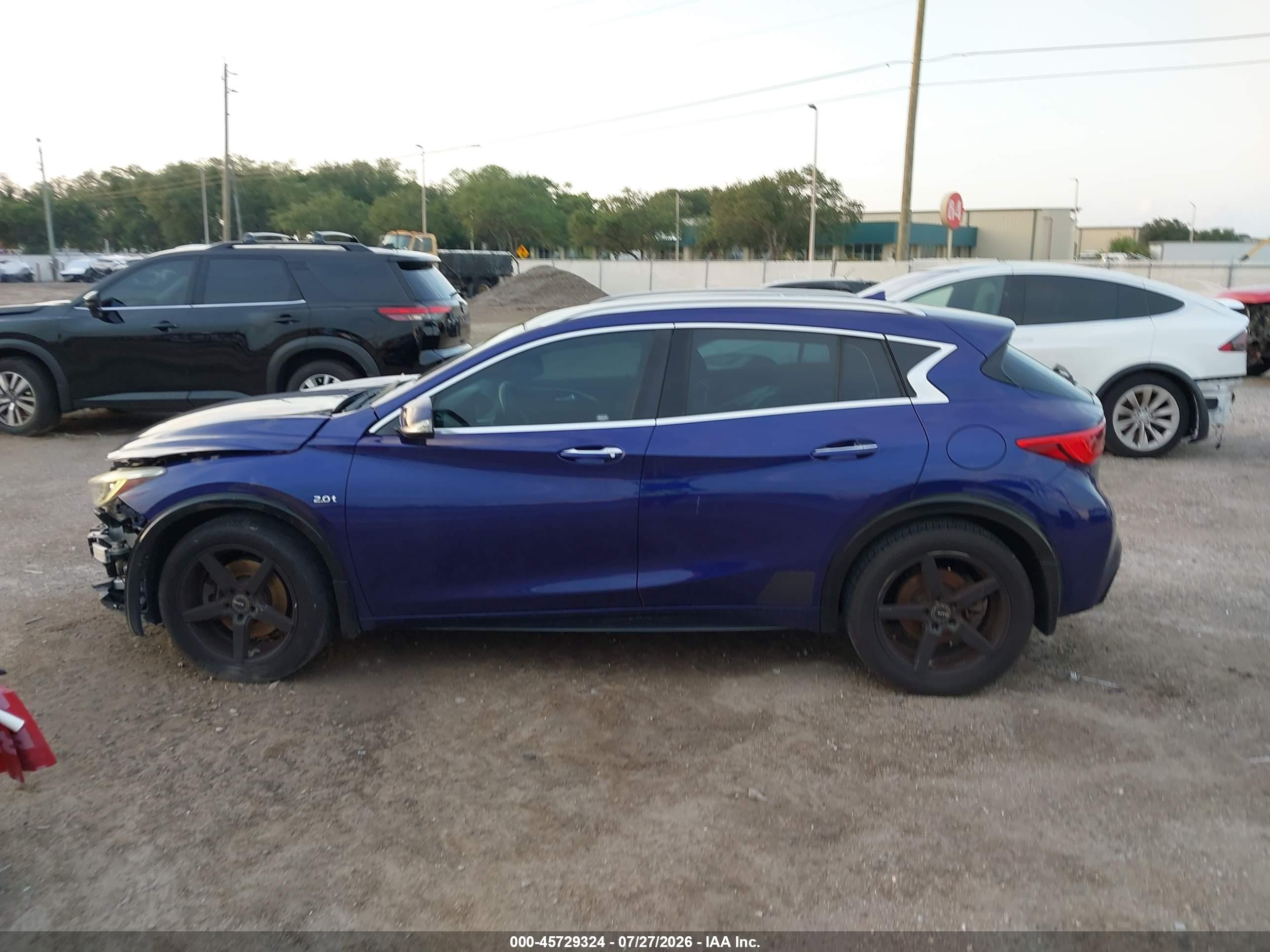2017 INFINITI QX30 PREMIUM