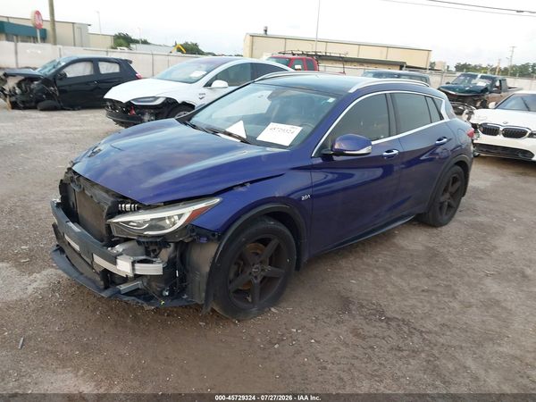 2017 INFINITI QX30 PREMIUM