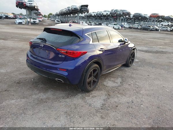 2017 INFINITI QX30 PREMIUM