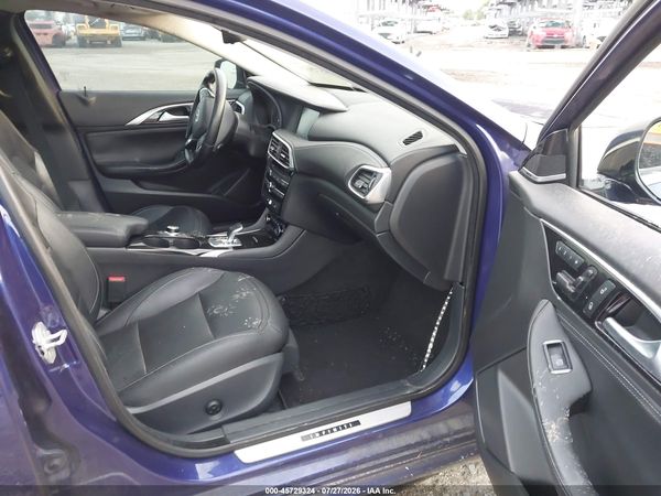 2017 INFINITI QX30 PREMIUM