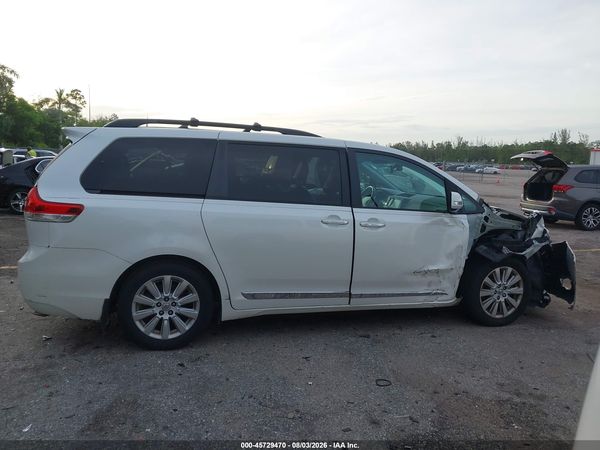 2014 TOYOTA SIENNA LIMITED V6 7 PASSENGER
