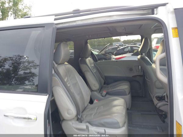 2014 TOYOTA SIENNA LIMITED V6 7 PASSENGER