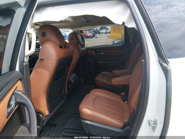 2016 CHEVROLET TRAVERSE LTZ — I8