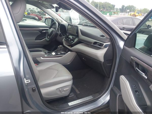 2023 TOYOTA HIGHLANDER LIMITED