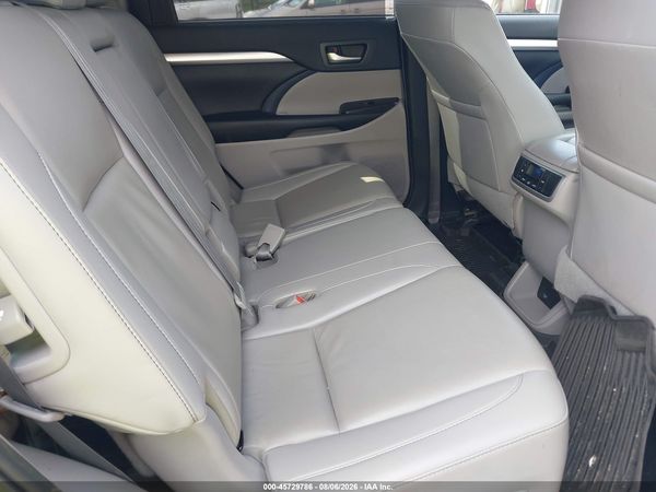 2019 TOYOTA HIGHLANDER XLE