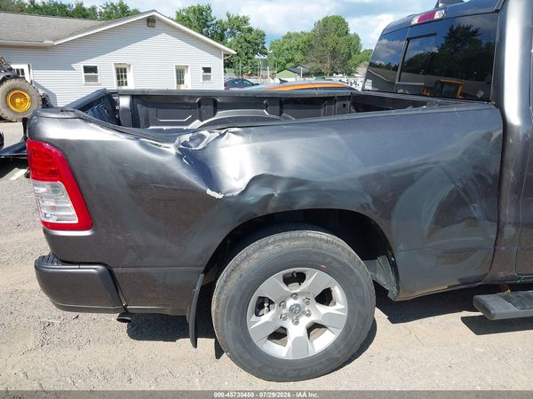 2024 RAM 1500 BIG HORN  4X4 6'4 BOX