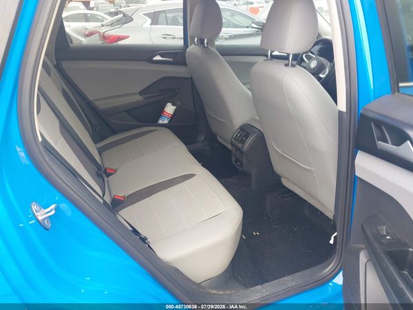 2022 VOLKSWAGEN TAOS 1.5T SE — I8