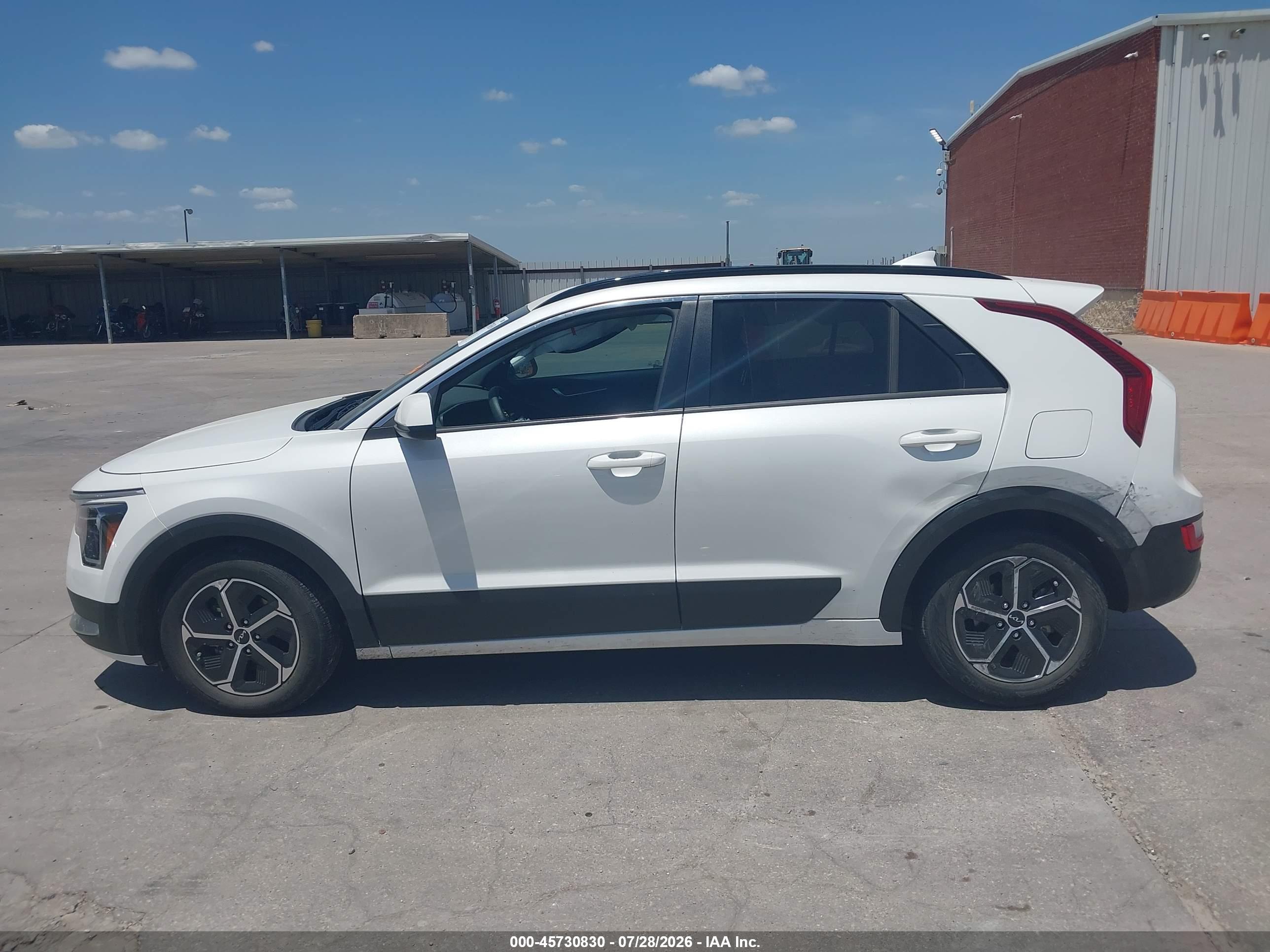 2023 KIA NIRO LX