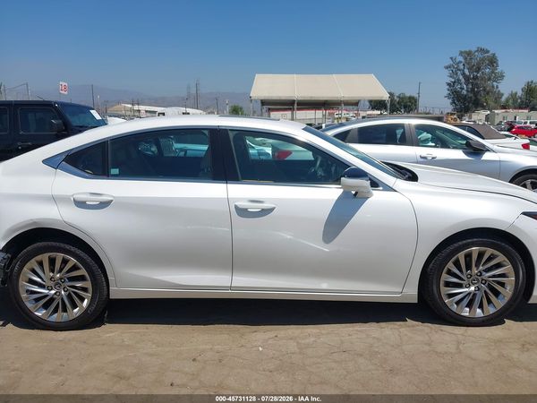 2023 LEXUS ES 300H ULTRA LUXURY