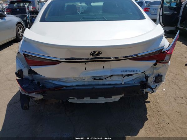 2023 LEXUS ES 300H ULTRA LUXURY