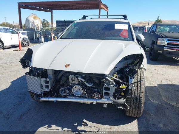 2026 PORSCHE CAYENNE