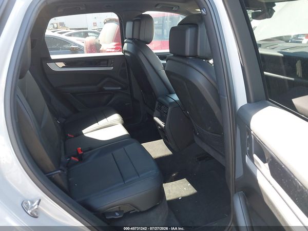 2026 PORSCHE CAYENNE