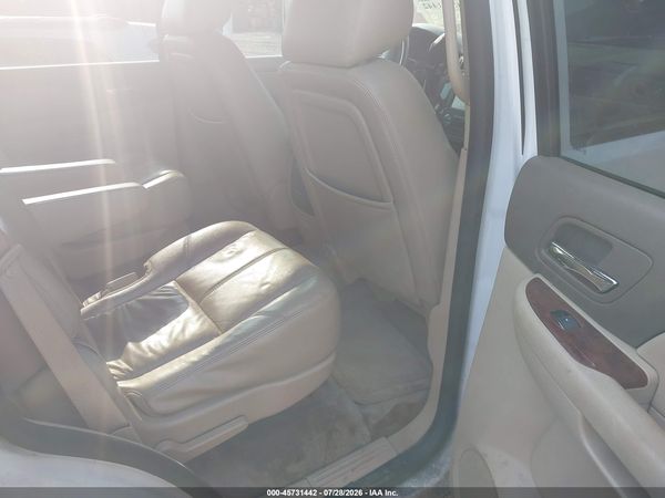 2012 CHEVROLET TAHOE LT — I8