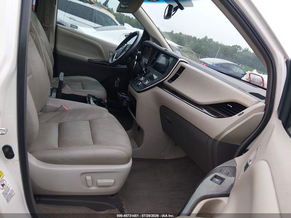 2015 TOYOTA SIENNA XLE 8 PASSENGER