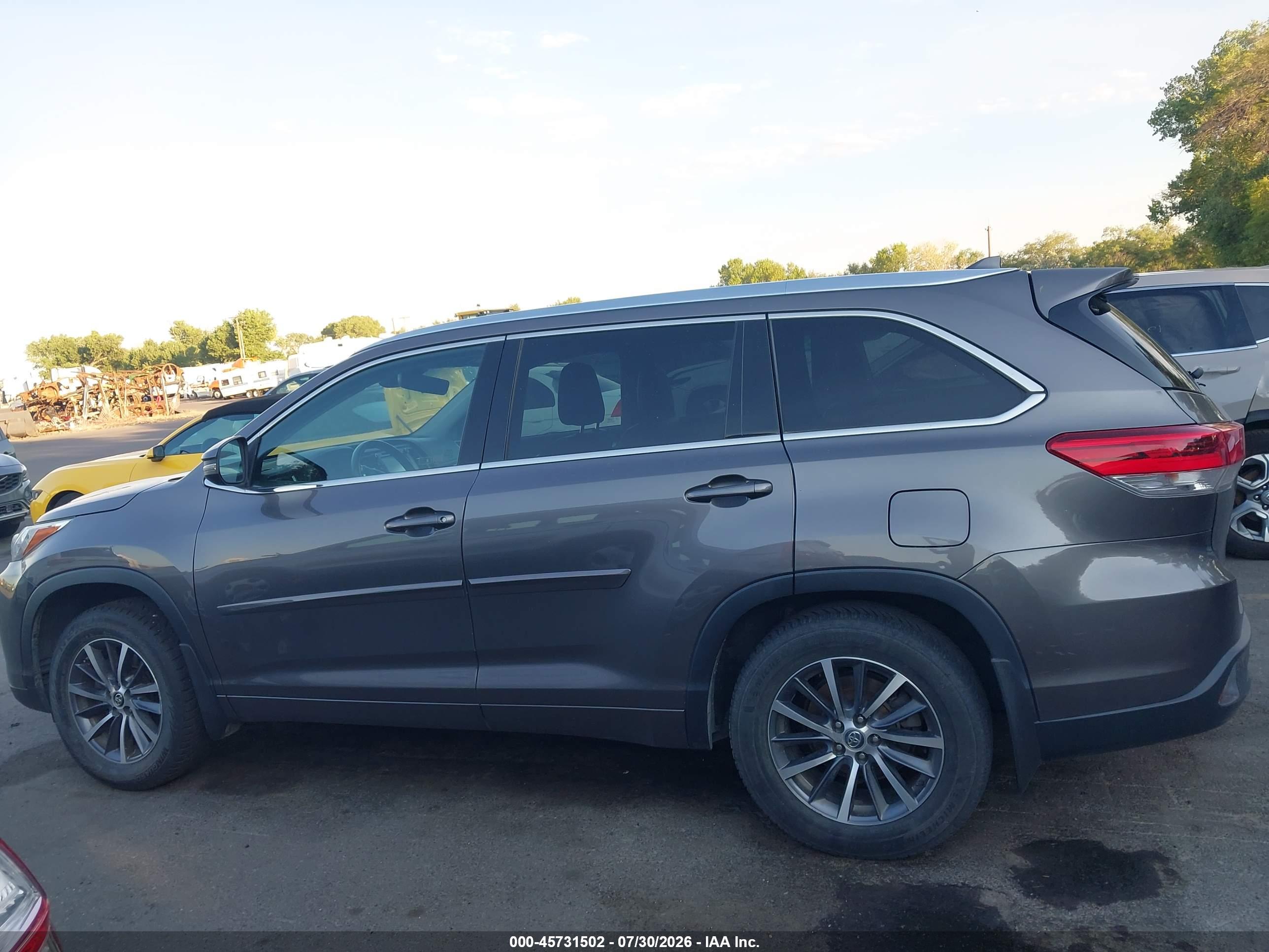 2017 TOYOTA HIGHLANDER XLE