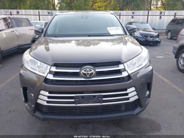 2017 TOYOTA HIGHLANDER XLE