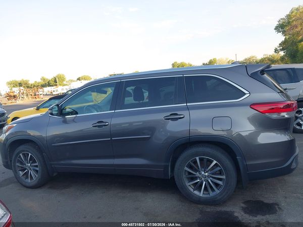 2017 TOYOTA HIGHLANDER XLE
