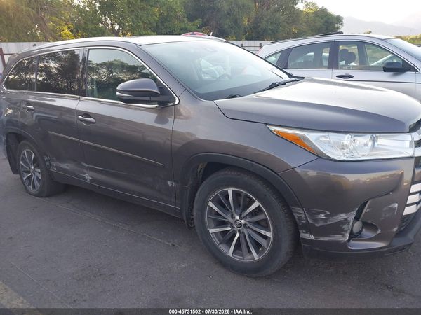 2017 TOYOTA HIGHLANDER XLE