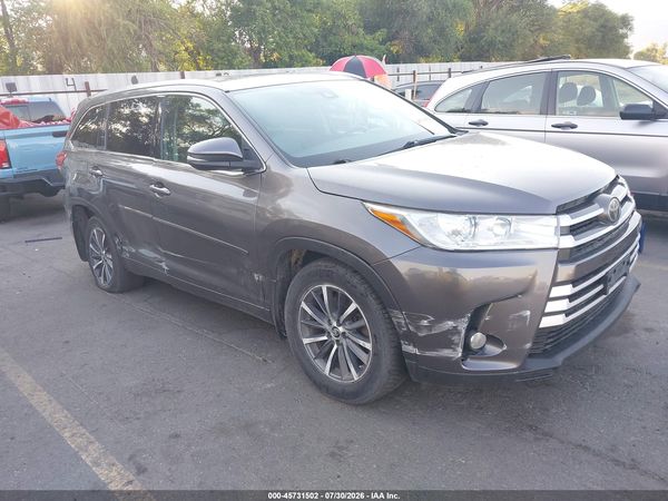 2017 TOYOTA HIGHLANDER XLE