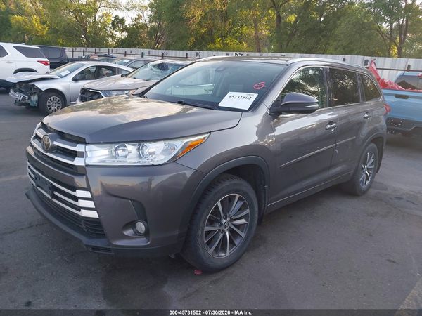 2017 TOYOTA HIGHLANDER XLE