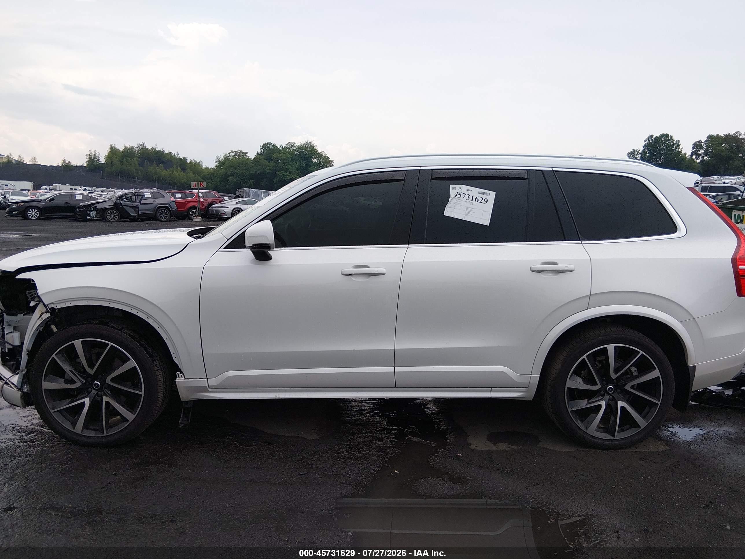 2022 VOLVO XC90 T6 MOMENTUM 7 PASSENGER