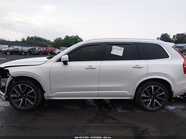 2022 VOLVO XC90