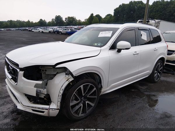 2022 VOLVO XC90 T6 MOMENTUM 7 PASSENGER