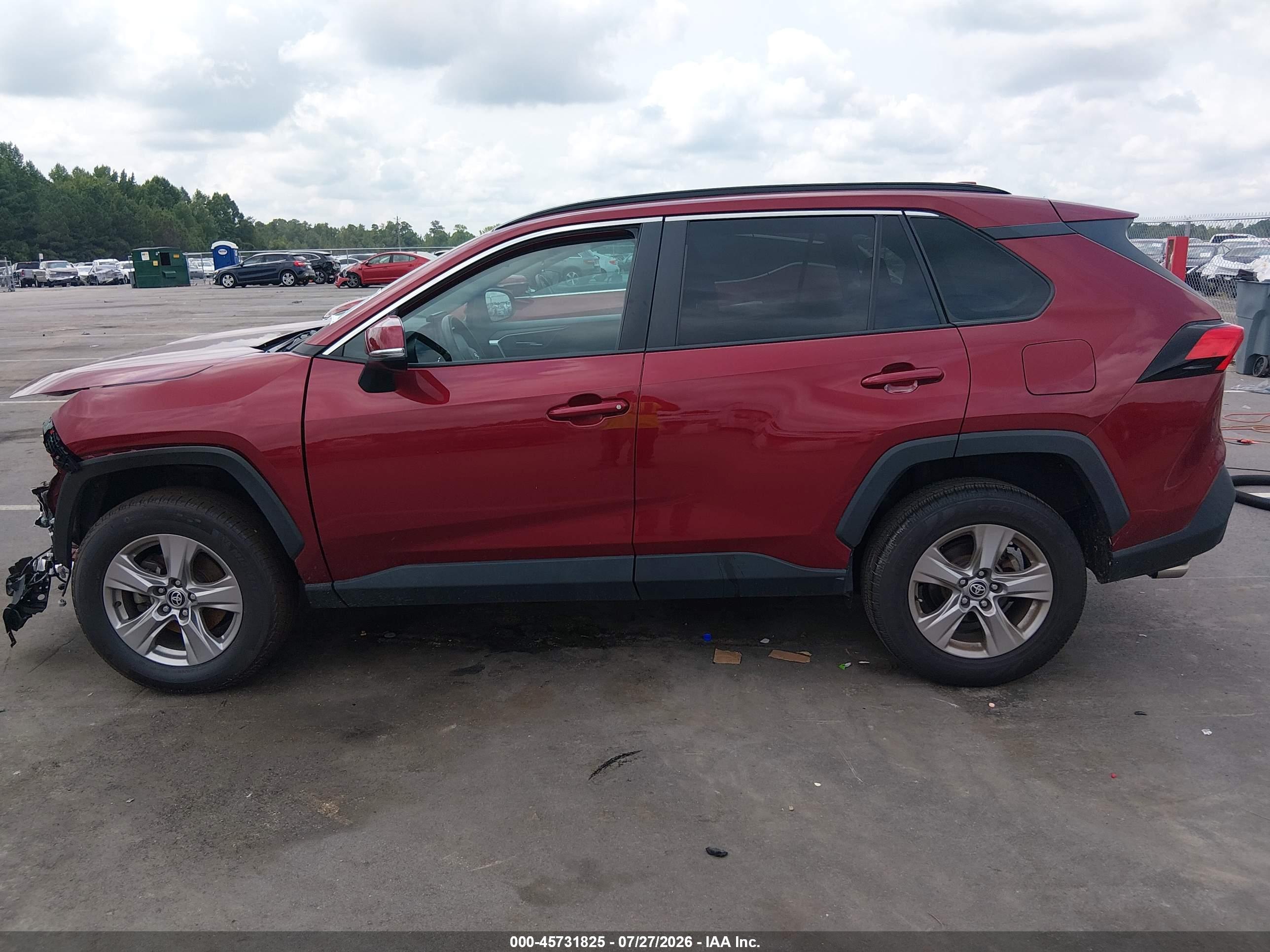 2022 TOYOTA RAV4 XLE