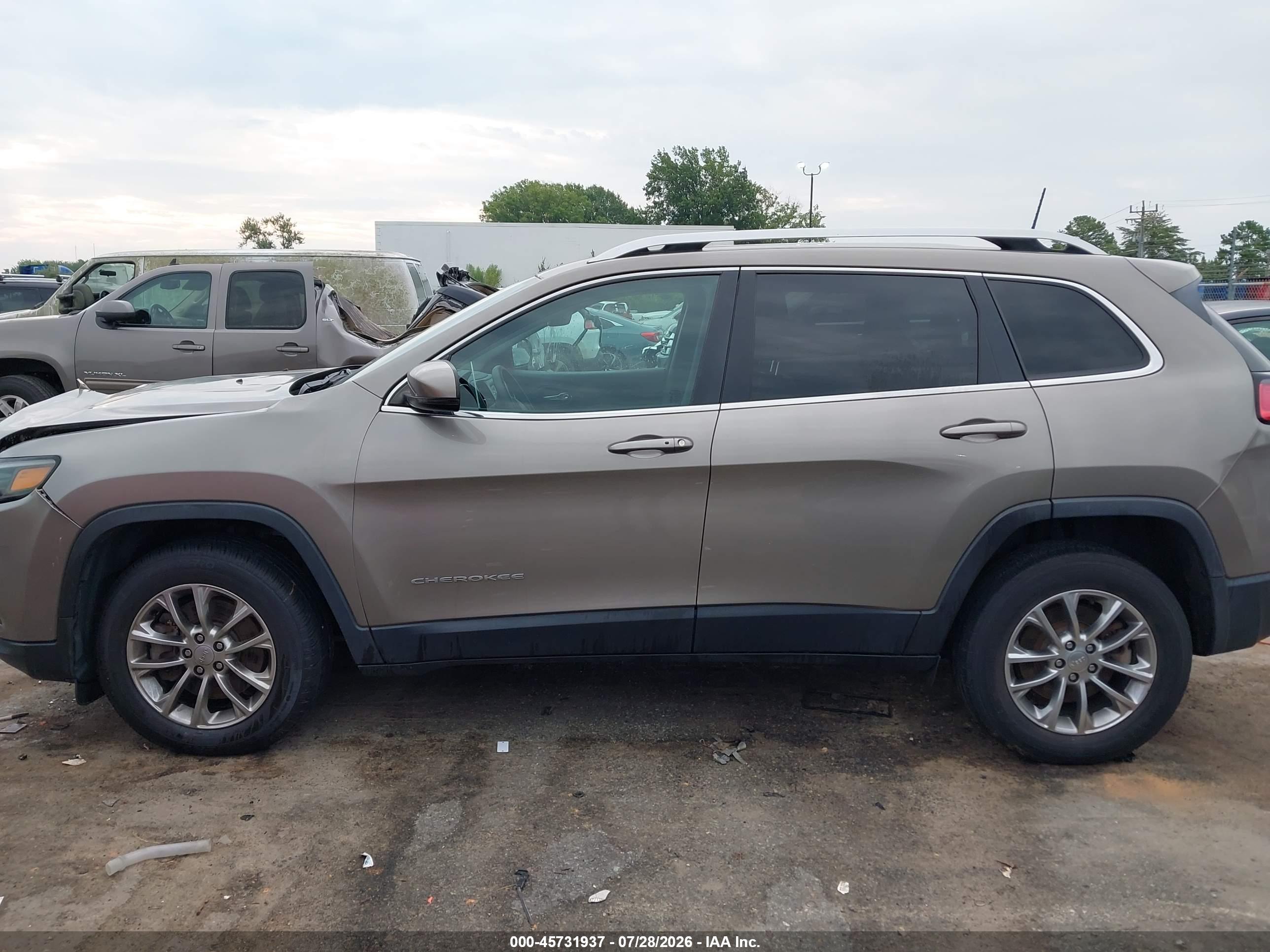 2019 JEEP CHEROKEE LATITUDE PLUS 4X4