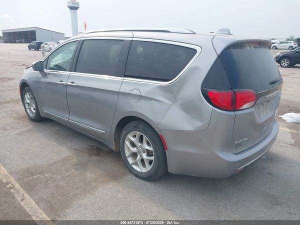 2017 CHRYSLER PACIFICA TOURING-L PLUS — I3