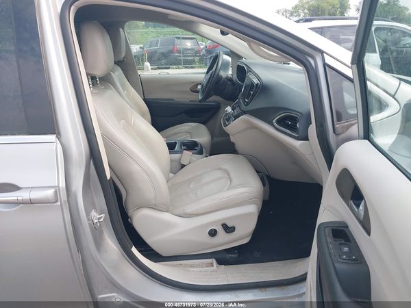 2017 CHRYSLER PACIFICA TOURING-L PLUS — I5