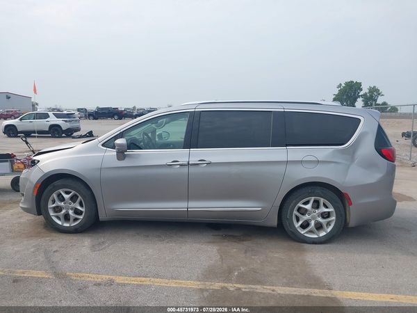 2017 CHRYSLER PACIFICA TOURING-L PLUS — I117