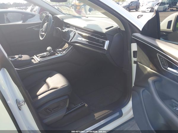 2023 AUDI Q8