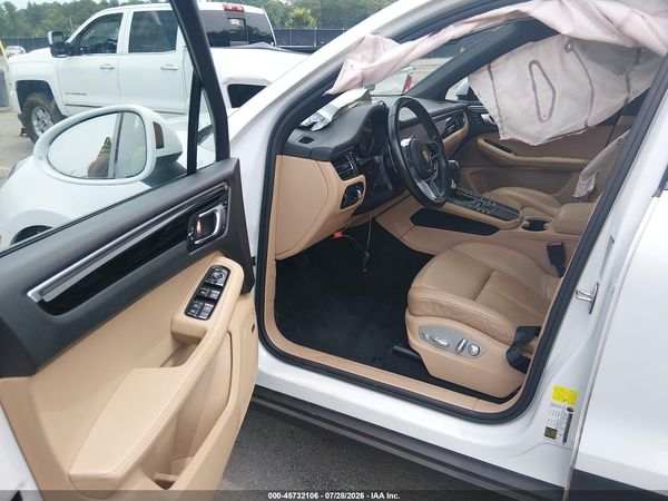 2021 PORSCHE MACAN Base — I5
