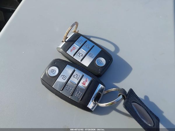 2017 KIA SEDONA LX