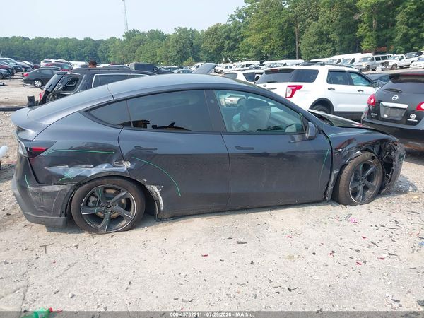 2026 TESLA MODEL Y
